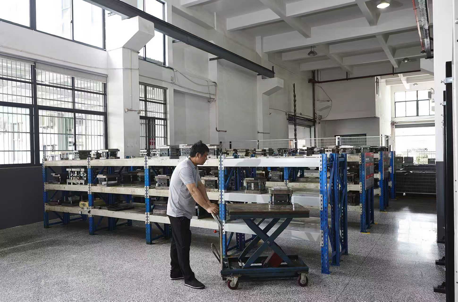 Tooling workshop and mold storage